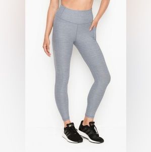 Victoria’s Secret Incredible Essential Legging